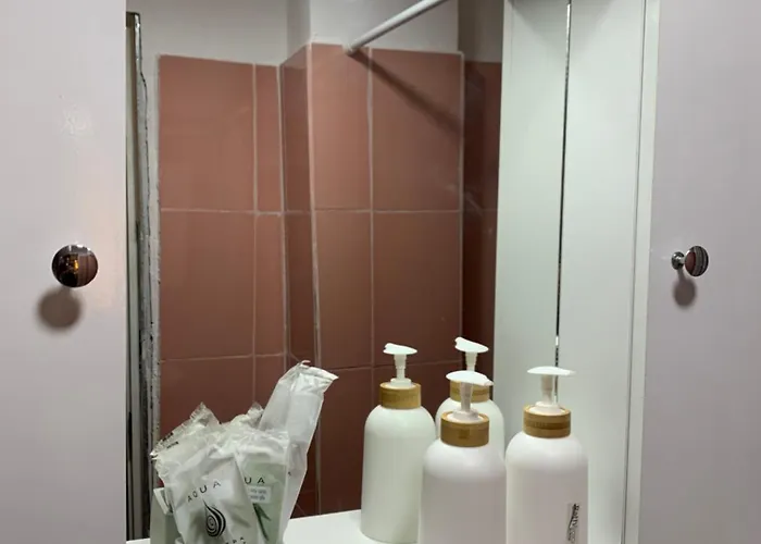 アパート Citynest Apartments, 3-minute Walk From The Skanderbeg Square ティラナ