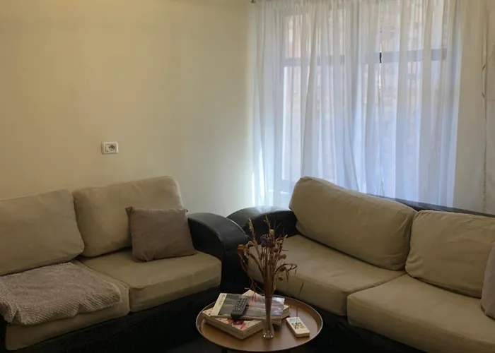 アパート Citynest Apartments, 3-minute Walk From The Skanderbeg Square ティラナ